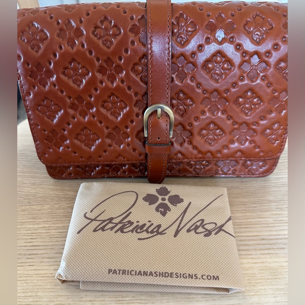 Patricia Nash Maribel Flap Crossbody purse